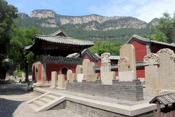 山东灵岩寺