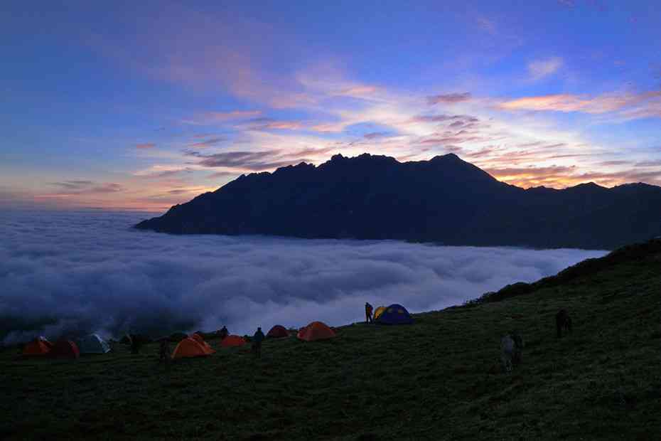 成都周边小众户外露营地九顶山，来看看九顶山有多美