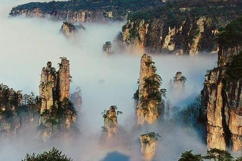 <张家界-天子山-天门山-黄龙洞-凤凰5日游>湘西全景（当地游）